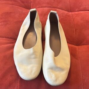 Everlane Day Glove Women's Butter Leather Slip-On Flats